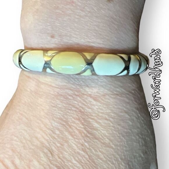 Bundle Sale 3 for $15 | Off-White & Beige Enamel Bracelet - Picture 4 of 9